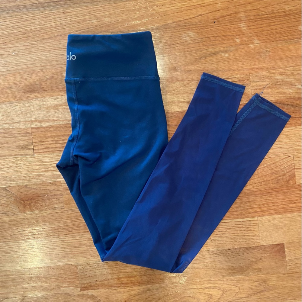 Alo Yoga Blue Leggings with Mesh Design